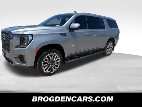 Used 2024 GMC Yukon XL Denali Ultimate AWD/4WD image 4