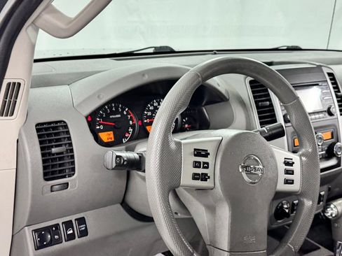 Used 2014 Nissan Frontier SV w/ SV Value Truck Package AWD/4WD image 35