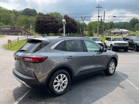 Used 2024 Ford Escape Active w/ Tech Pack #1 AWD/4WD image 5