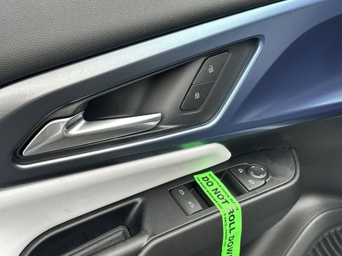 New 2026 Chevrolet Equinox EV LT image 12