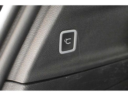 Used 2019 Chrysler Pacifica Touring-L Plus w/ Advanced Safetytec Group FWD image 27