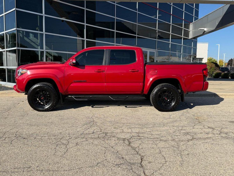 Used 2018 Toyota Tacoma TRD Sport AWD/4WD image 6