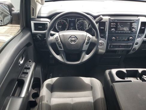 Used 2018 Nissan Titan SV RWD image 26