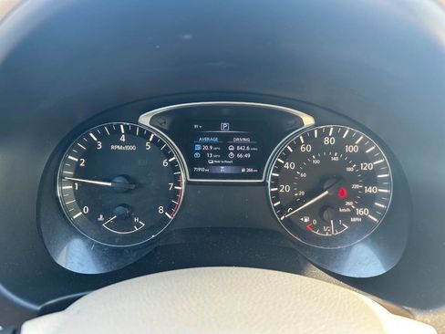 Used 2018 Nissan Altima 2.5 SV FWD image 12