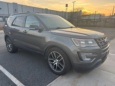 Used 2016 Ford Explorer Sport w/ Equipment Group 401A AWD/4WD image 12
