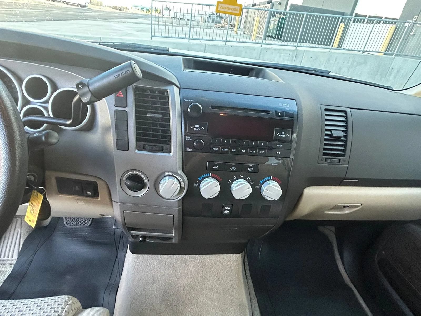 Used 2010 Toyota Tundra 4x4 CrewMax w/ SR5 Pkg image 14