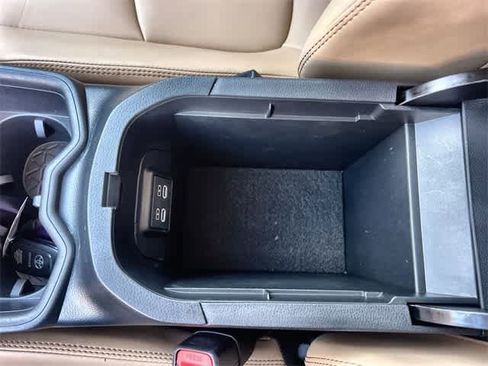 Used 2025 Toyota RAV4 XLE Premium image 27