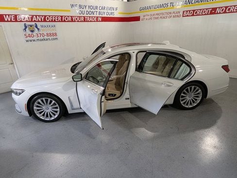Used 2020 BMW 740i w/ Cold Weather Package image 12