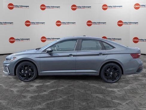 New 2026 Volkswagen Jetta SE image 8