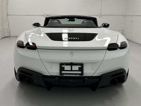 Used 2025 Ferrari Roma Spider RWD image 7
