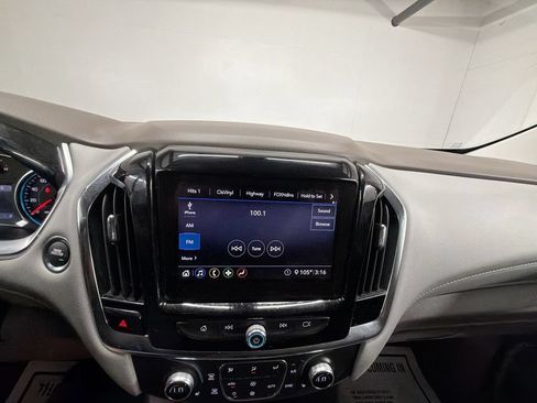 Used 2021 Chevrolet Traverse LT FWD image 13