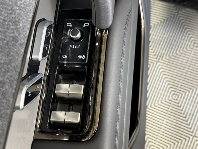 New 2026 Land Rover Range Rover Sport Dynamic SE AWD/4WD image 32