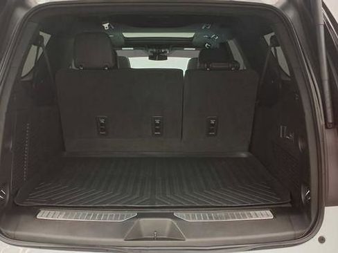 Used 2024 Chevrolet Suburban RST w/ Luxury Package image 21