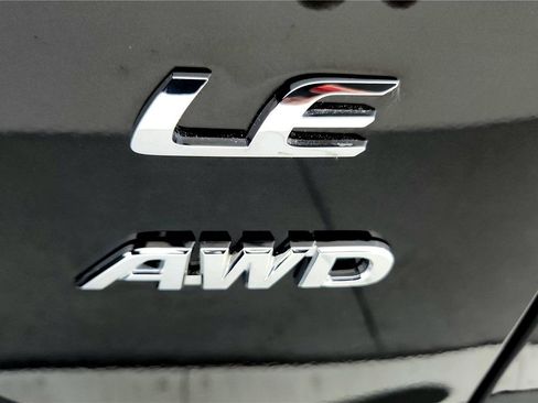 Used 2023 Toyota Corolla Cross LE w/ Moonroof Package image 14