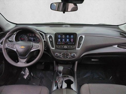 Used 2024 Chevrolet Malibu LT FWD image 17