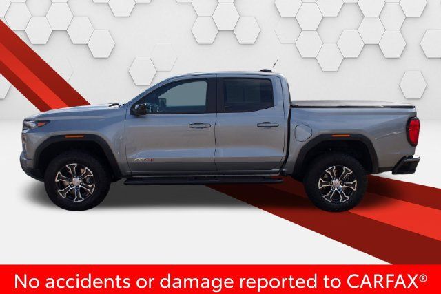 Used 2025 GMC Canyon AT4 w/ AT4 Premium Package AWD/4WD image 2