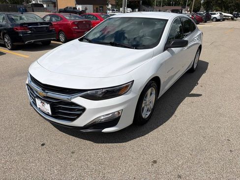 Used 2022 Chevrolet Malibu LS FWD image 4