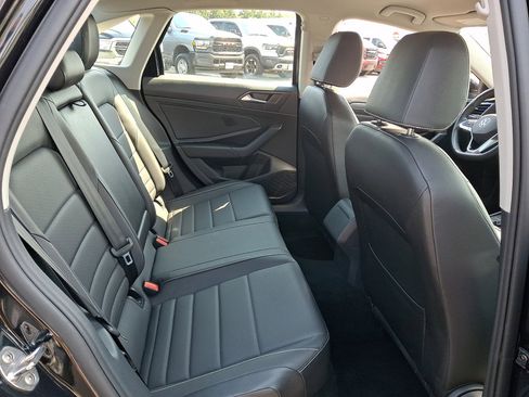 Used 2024 Volkswagen Jetta SE image 15