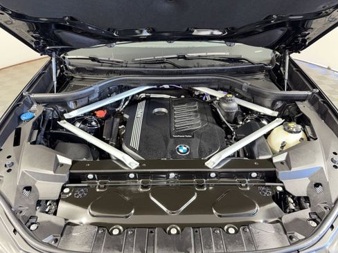Used 2021 BMW X5 xDrive40i w/ M Sport Package image 28