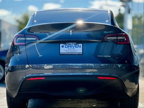 Used 2021 Tesla Model Y Long Range image 4