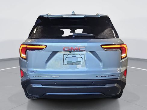 Used 2025 GMC Terrain Elevation w/ Elevation Premium Package AWD/4WD image 5