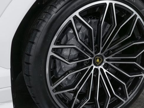 New 2025 Lamborghini Urus SE image 21