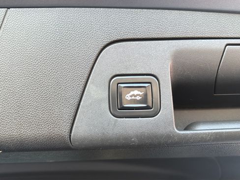 Used 2021 Buick Envision Essence AWD/4WD image 27