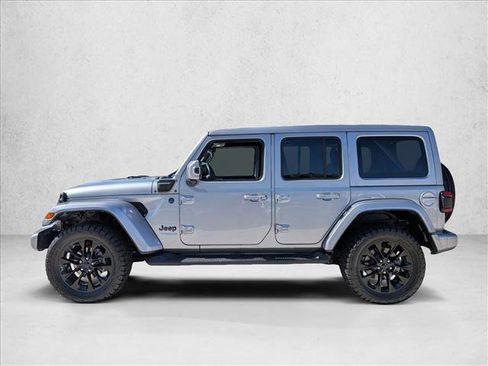 Used 2021 Jeep Wrangler Unlimited Sahara AWD/4WD image 9