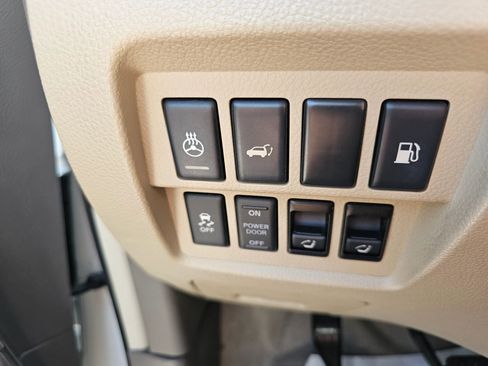 Used 2012 Nissan Murano LE w/ Platinum Pkg FWD image 8
