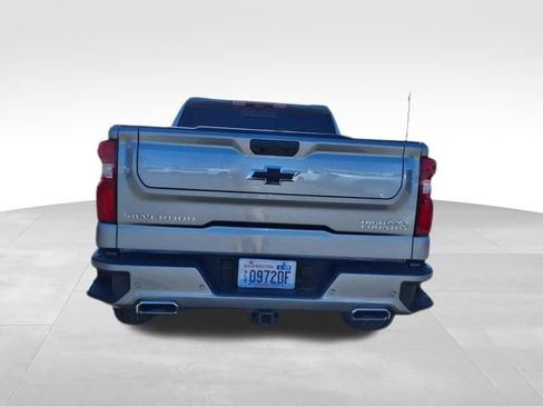 Used 2025 Chevrolet Silverado 1500 High Country w/ Technology Package AWD/4WD image 7