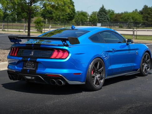 Used 2021 Ford Mustang Shelby GT500 w/ Carbon Fiber Track Pack RWD image 8