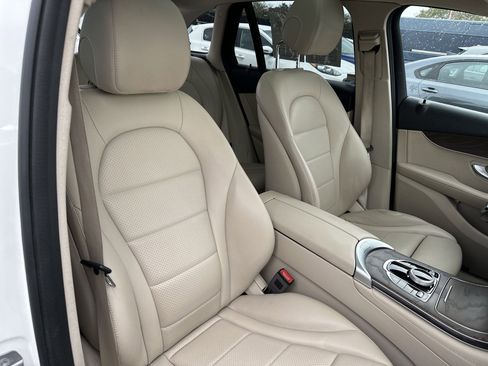 Used 2019 Mercedes-Benz GLC 300 image 24