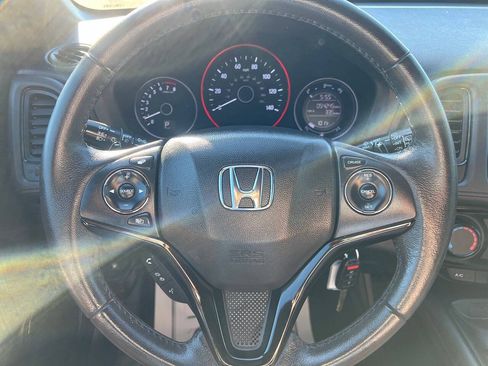 Used 2021 Honda HR-V Sport image 14