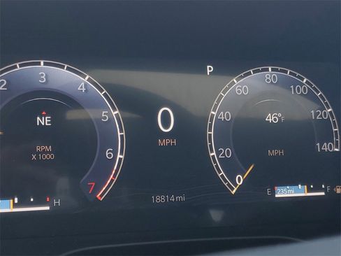 Used 2024 Jeep Grand Cherokee Altitude image 16