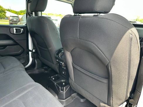 Used 2019 Jeep Wrangler Unlimited Sahara AWD/4WD image 34