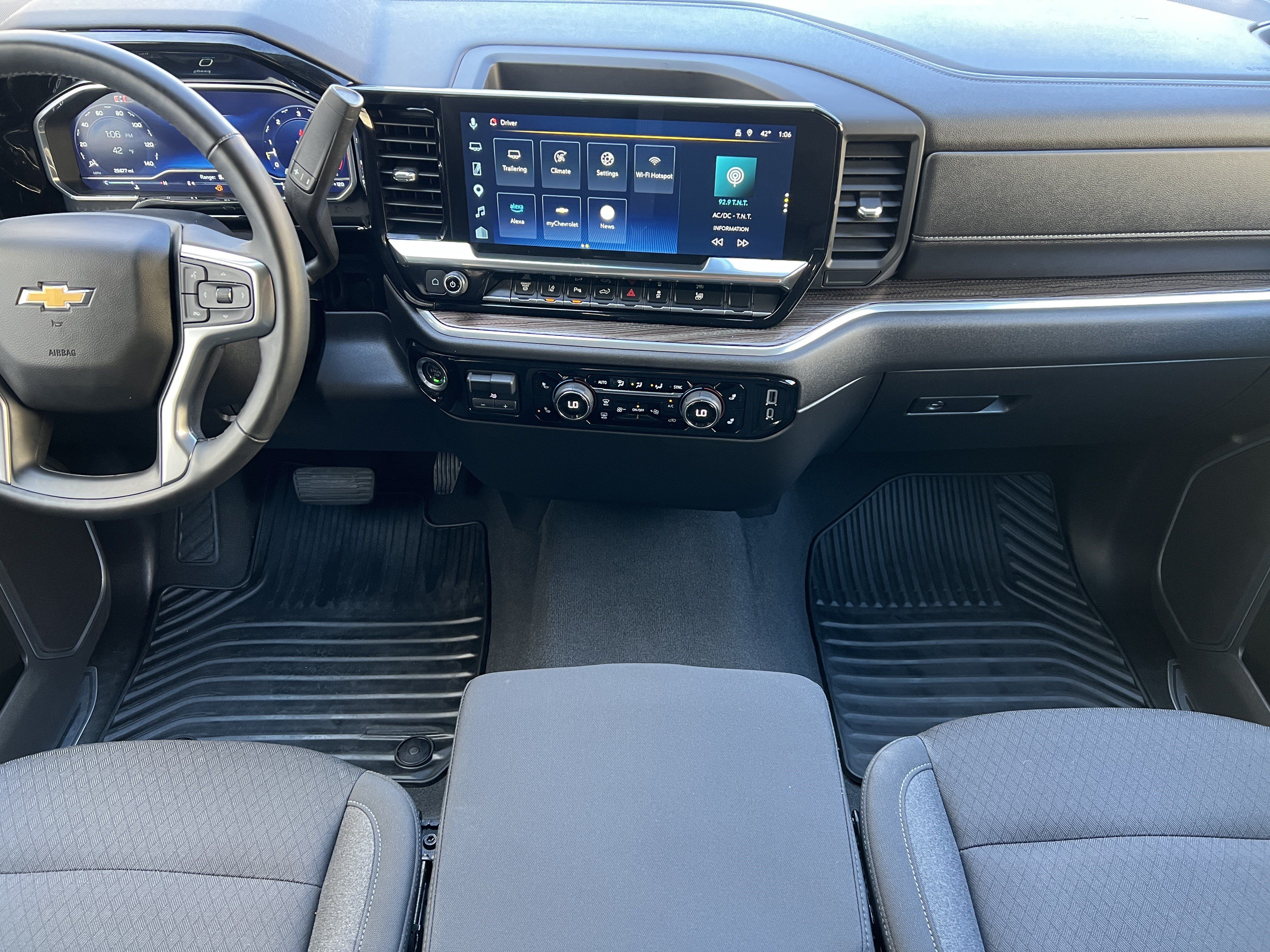 Used 2025 Chevrolet Silverado 2500 LT w/ Safety Package AWD/4WD image 31