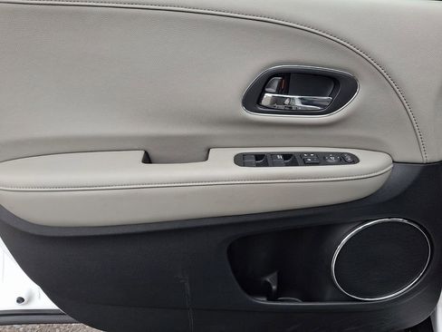 Used 2019 Honda HR-V EX-L image 12