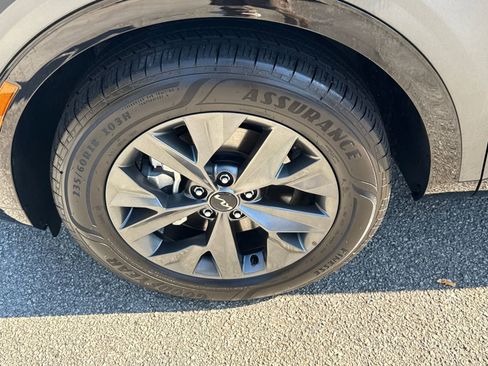 Used 2024 Kia Sportage SX Prestige image 11