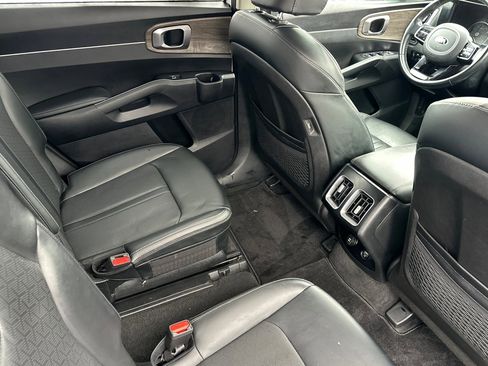 Used 2021 Kia Sorento EX image 18