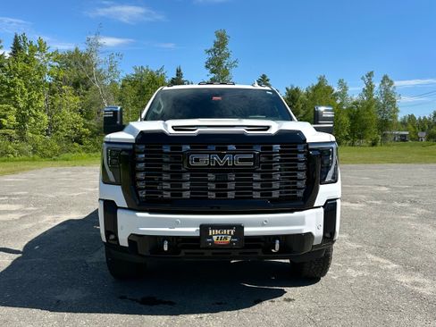 Used 2025 GMC Sierra 2500 Denali Ultimate AWD/4WD image 8