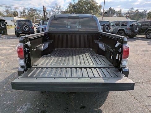 Used 2023 Toyota Tacoma TRD Sport image 13