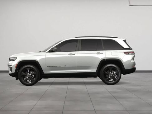 New 2025 Jeep Grand Cherokee Limited w/ Black Appearance Package image 3