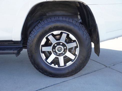 Certified 2022 Toyota 4Runner TRD Off-Road Premium image 12