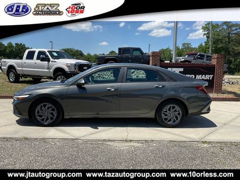 Used 2024 Hyundai Elantra SEL FWD image 4