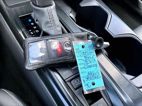 Used 2026 Toyota Camry SE w/ Convenience Package FWD image 14