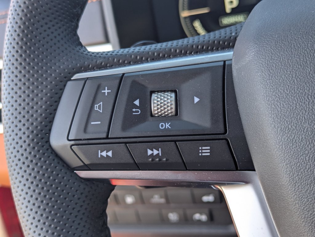 Used 2025 Mitsubishi Outlander 4WD Plug-In Hybrid image 27