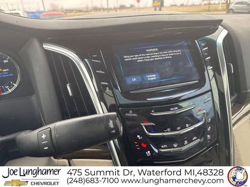 Used 2020 Cadillac Escalade Luxury image 5