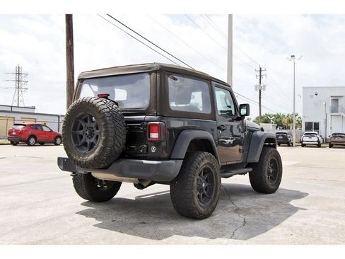 Used 2021 Jeep Wrangler Sport AWD/4WD image 4