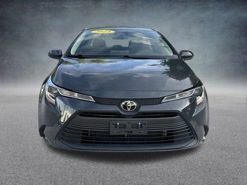 Used 2023 Toyota Corolla LE image 2