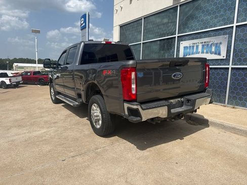 Used 2023 Ford F250 XLT w/ FX4 Off-Road Package AWD/4WD image 5